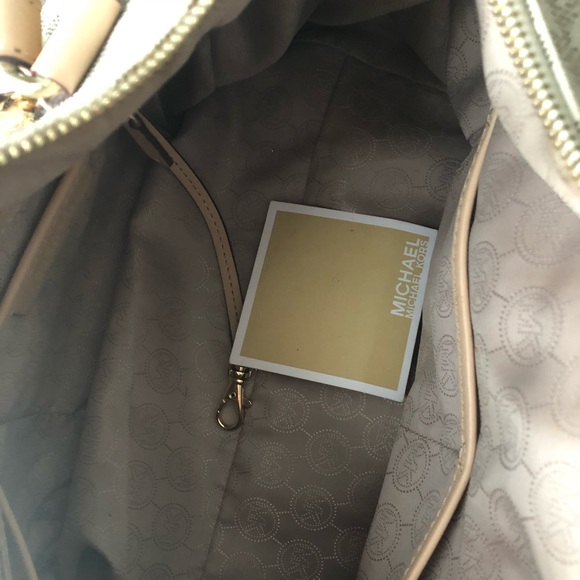 💕💕💕Beautiful MK Purses💕💕💕 - Picture 3 of 3